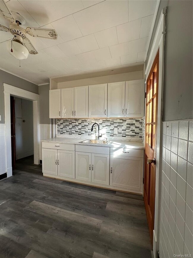 Building Photo - 9 Elizabeth St Unit 2