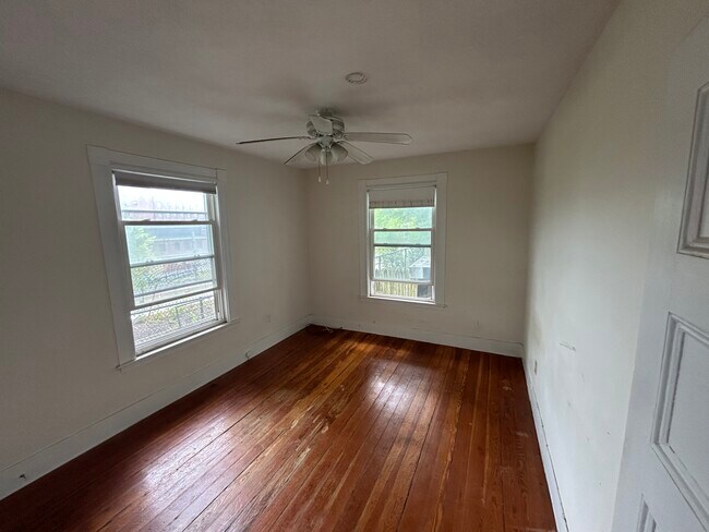 Photo - 27R Albion St