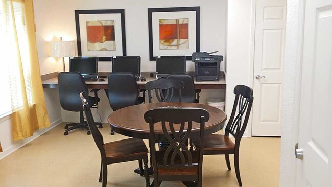 Photo - Edgewood Square Apartments