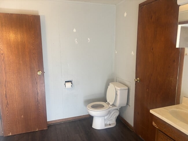 Photo - 527 9th St SW