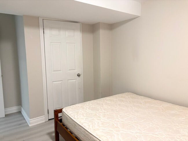 Photo - 2 BED - 2 BATH - MISSISSAUGA - BASEMENT Unit 2