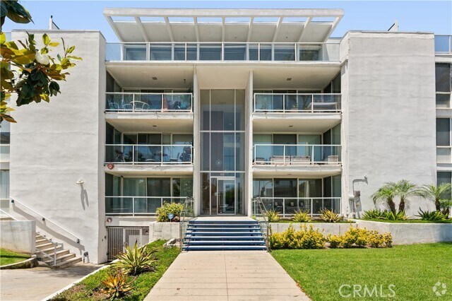 Building Photo - 131 N Gale Dr Unit 2B Rental