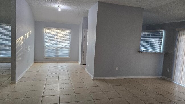 Photo - 15135 Beechnut St