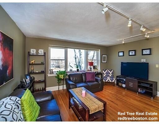 Photo - 491 Arborway