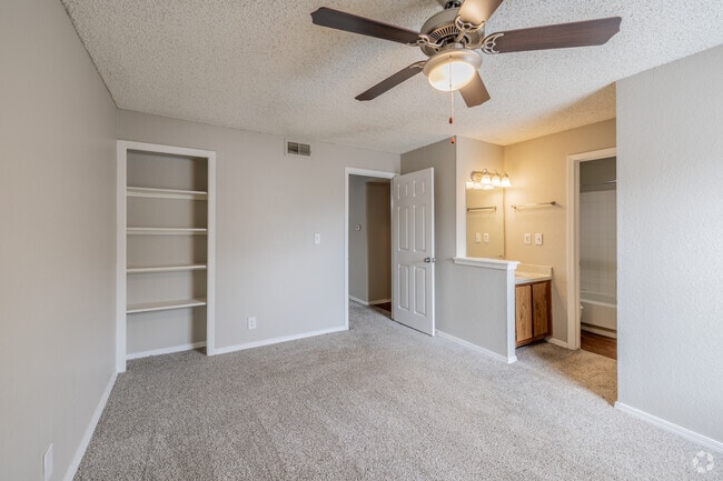 C1 2BR, 2BA - 950SF - Primary Bedroom
