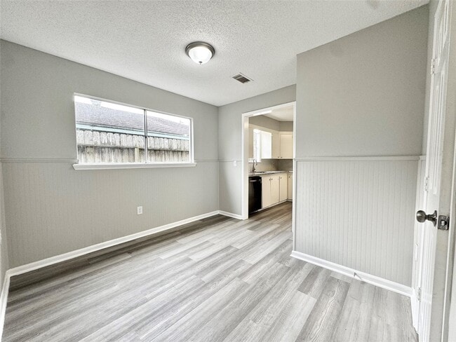 Building Photo - 1302 Cypress St