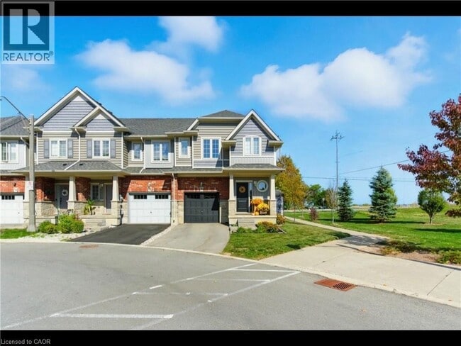 Photo - 72 Dunrobin Ln