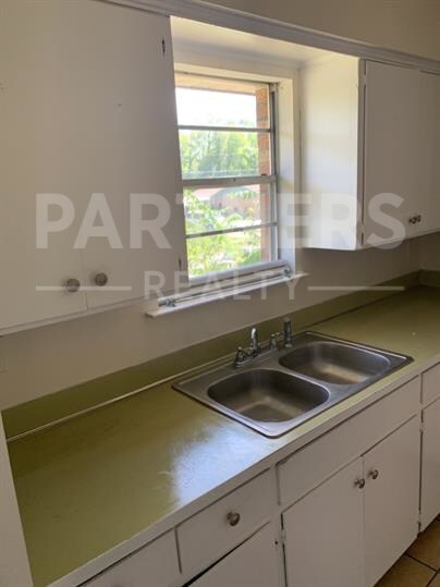 Photo - 508 Upton Rd