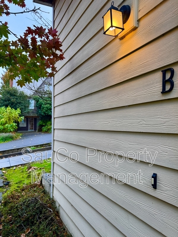 Photo - 3340 SW 12th Ave Unit B - 1