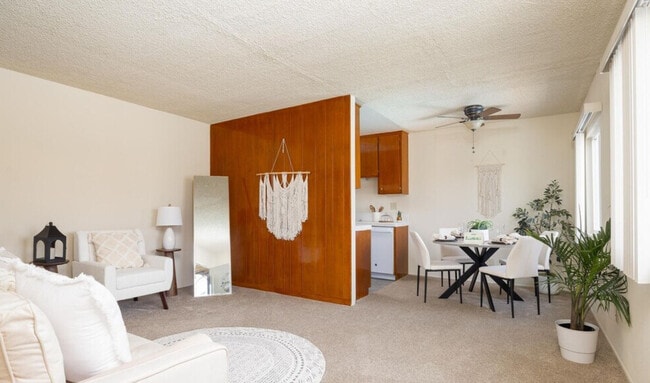Casa De Windsor - North Clairemont