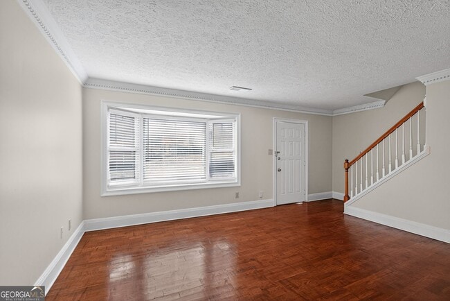 Photo - 898 Chippendale Ln