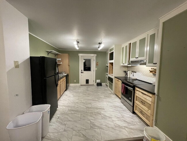 Photo - 3 Bed / 2 Bath Home in the Heart of Manhattan – Garage, Fenced Yard, Updated Interior