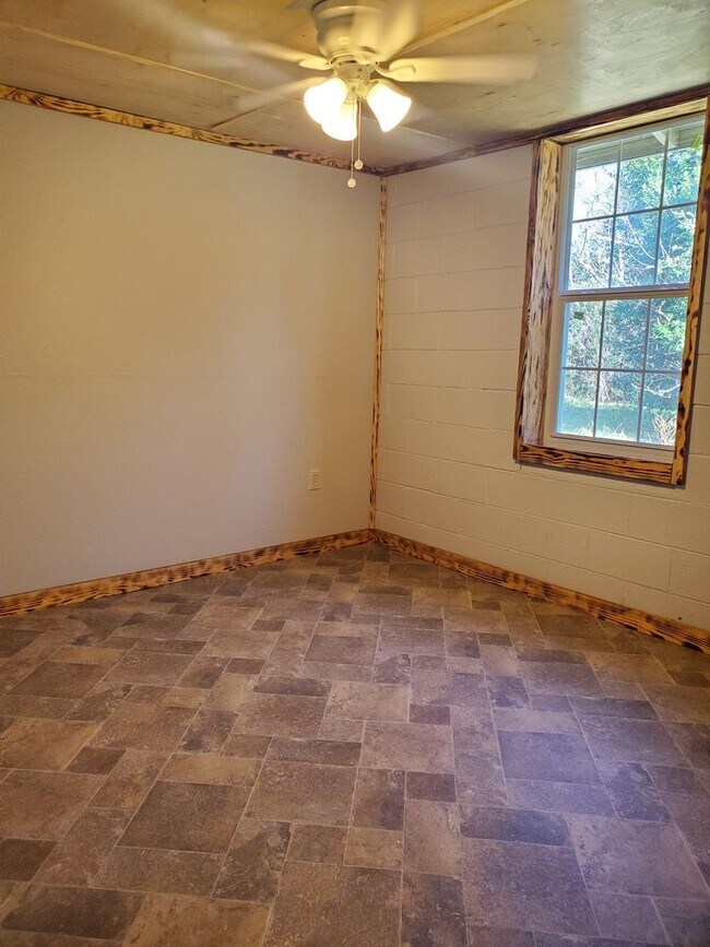 Photo - 109 Circle Dr