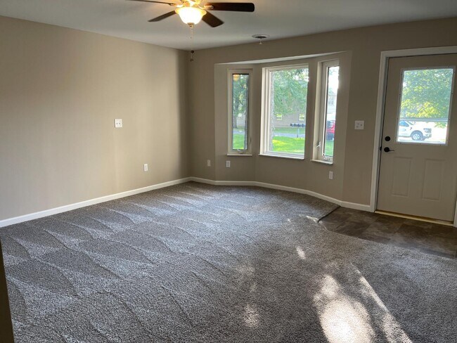 Photo - 105 Graham St