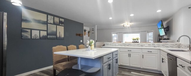 Photo - Beautiful 4 bedroom home in Tacoma