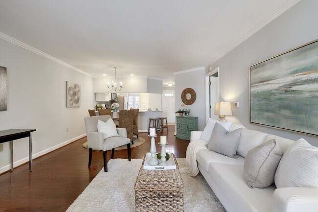 Photo - 6932 Fairfax Dr Unit 202