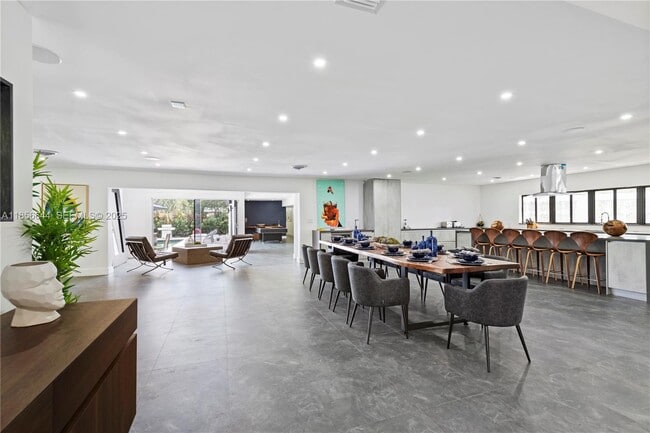 Photo - 4322 Polk St