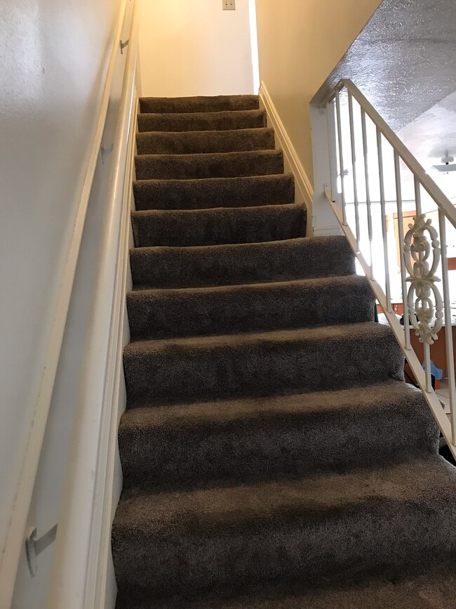 Photo - 255 W 1100 N