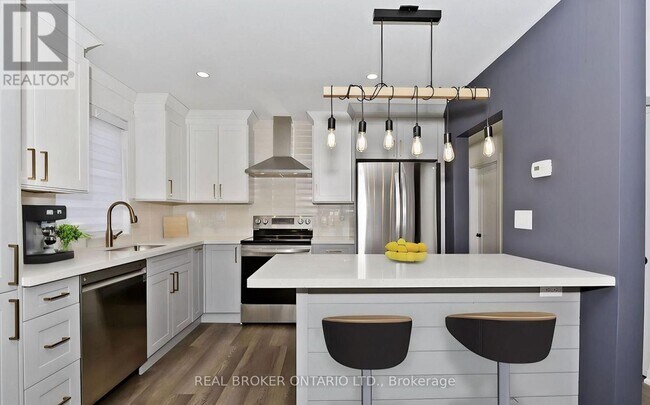 Photo - 147 Lasalle Ave