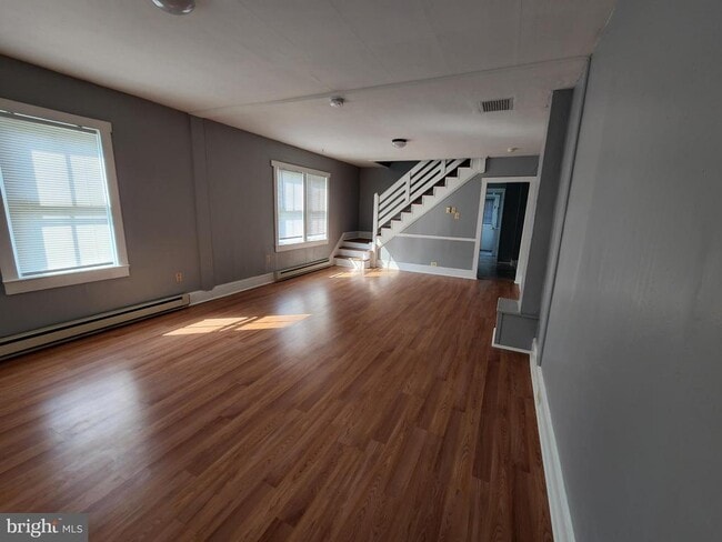 Photo - 105 S George St.