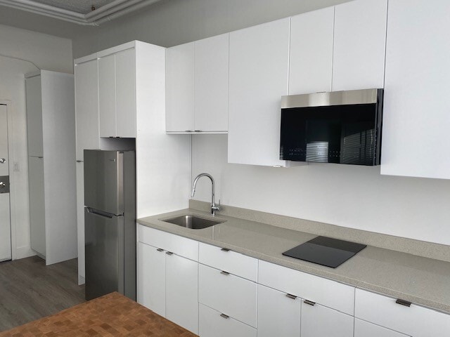 Building Photo - Waldorf Studios Unit 405