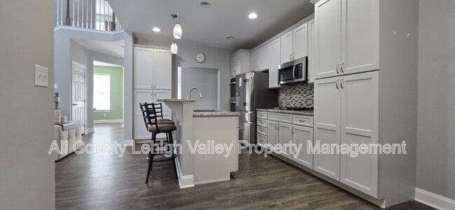 Photo - 4413 Stole Rd