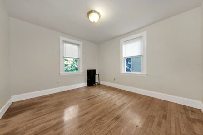Photo - 5 bed 2 bath - Brighton - 9/1