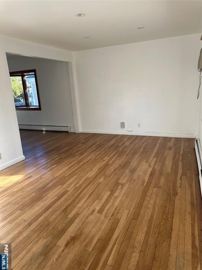 Photo - 679 Midwood Rd