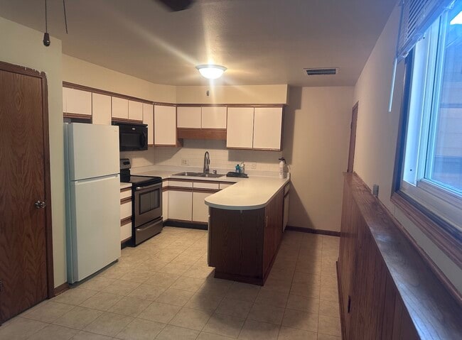 Photo - 1636 Lawney Ct