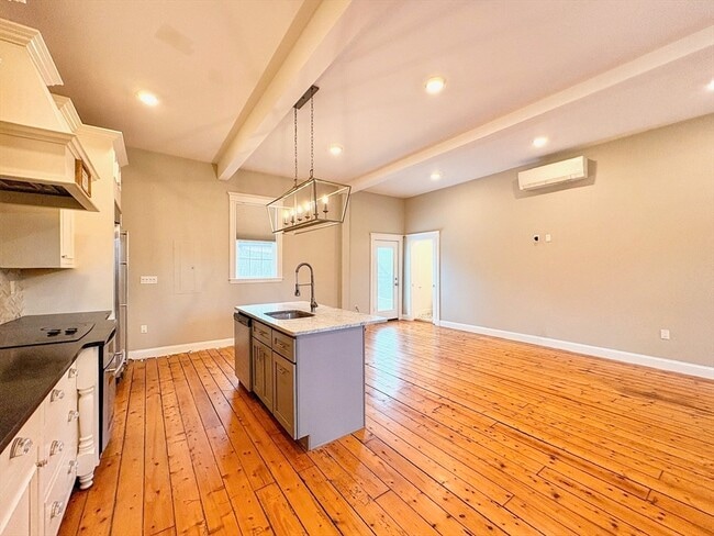 Photo - 205-209 Sohier St Unit A