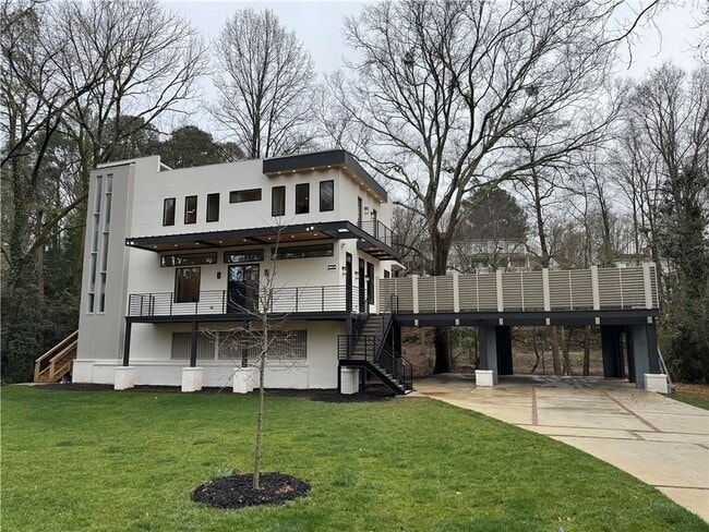 Photo - 942 Peachtree Battle Cir NW
