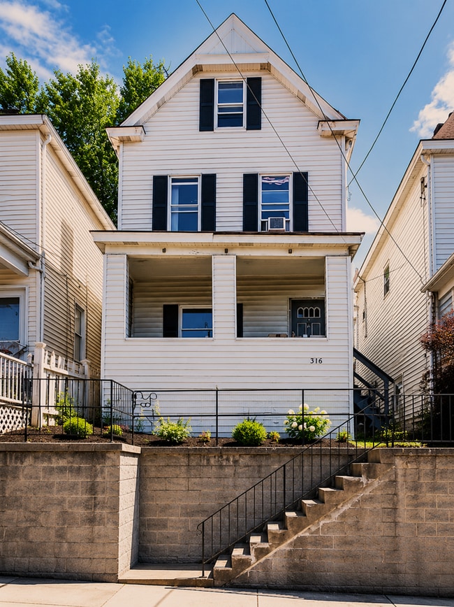 Building Photo - Newly Renovated Section 8 Friendly Home