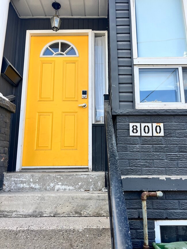 Photo - 800 Pape Av Unit Main