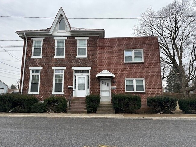 2nd Floor 1 Bed 1 Bath Mechanicsburg Schoo... - 2nd Floor 1 Bed 1 Bath Mechanicsburg Schoo... Apartment Unit D