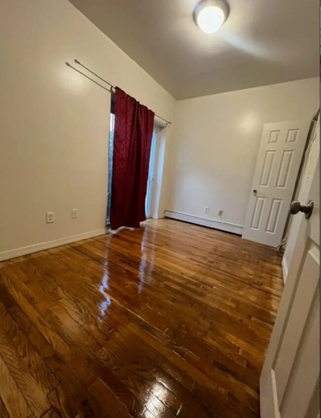 Building Photo - 28A Radde Pl Unit A Rental
