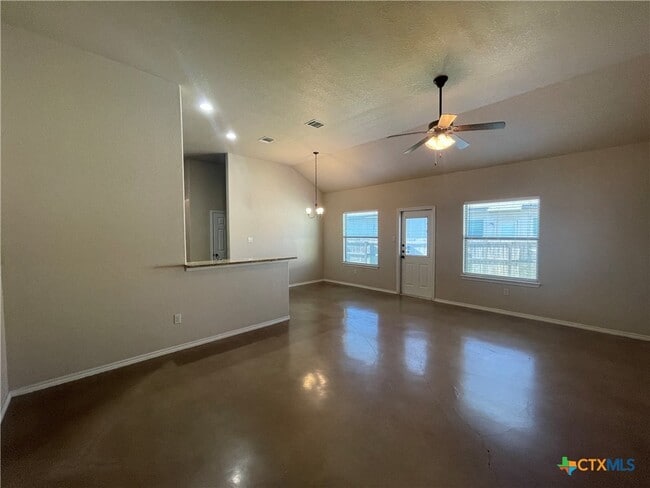 Photo - 758 Saengerhalle Rd