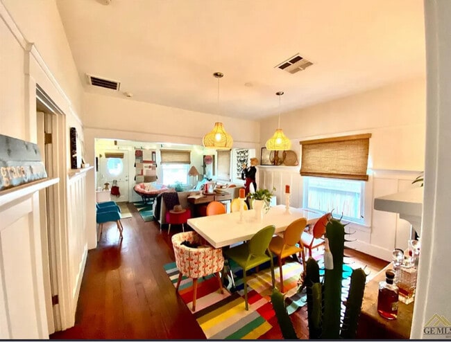 Photo - 1725 Maple Ave