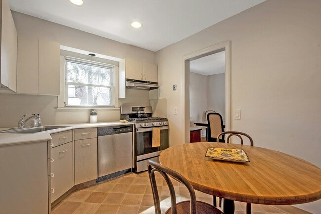 Photo - 120 Van Buren Ave