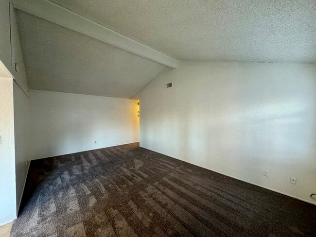 Photo - Charming & Cozy Duplex ? 2 Bedroom, 1 Bathroom for Rent!