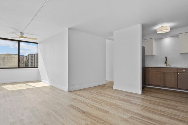 Photo - 1505-1505 Alexander St Townhome