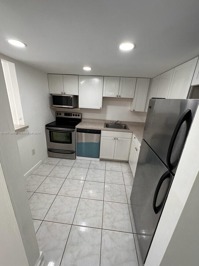 16950 W Dixie Hwy Unidad A128 Rental North Miami Beach, FL