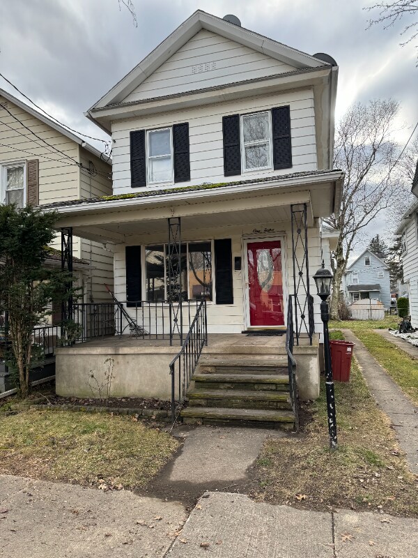 Photo - 112 Sharpe St House