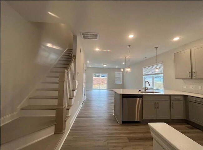 Room in Townhome on Old Grove Ln