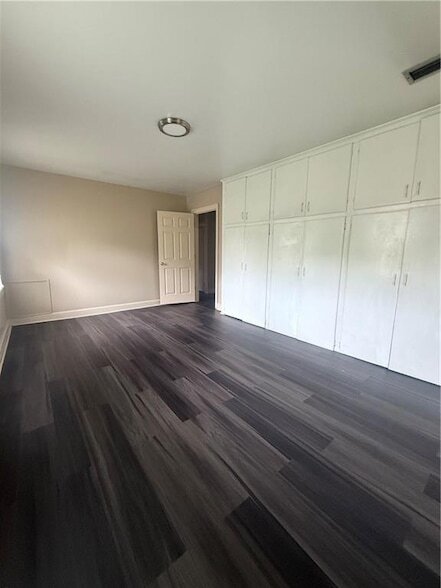 Photo - 735 Ontario Ave House