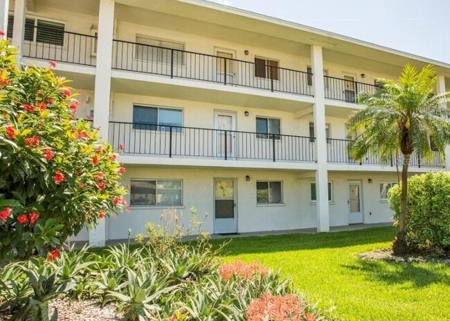 Building Photo - 708 S Tamiami Trl Unit 318