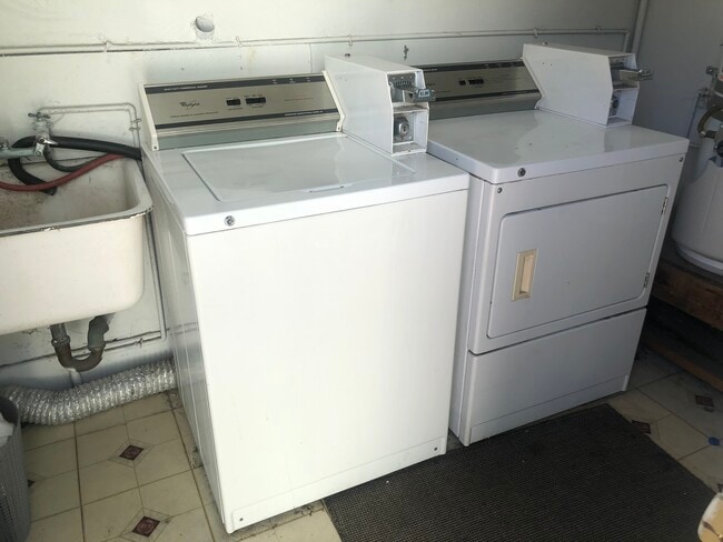 Laundry - 643 Manchester Ter Unit House