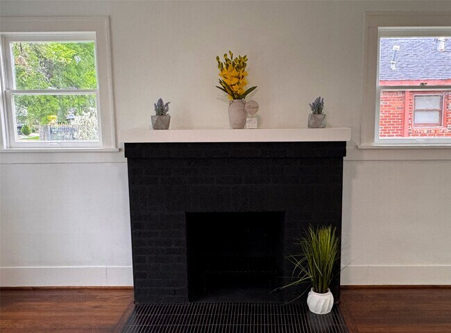 Photo - 1569 Elliott St