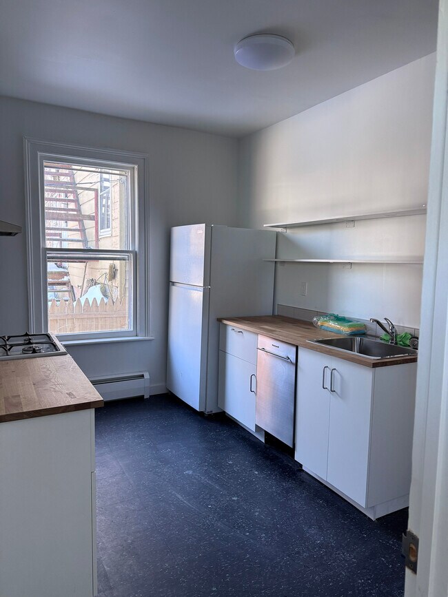 Photo - 850 Columbia St Unit 1