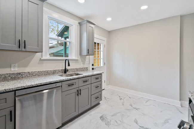Photo - Exquisitely Renovated 3 Bedroom/ 2 Bath in Pittsburgh's East Side