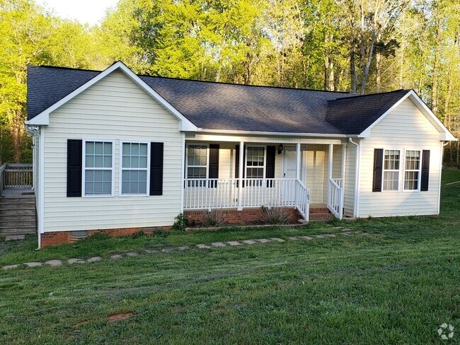 Building Photo - Fantastic Graham Home For Rent!